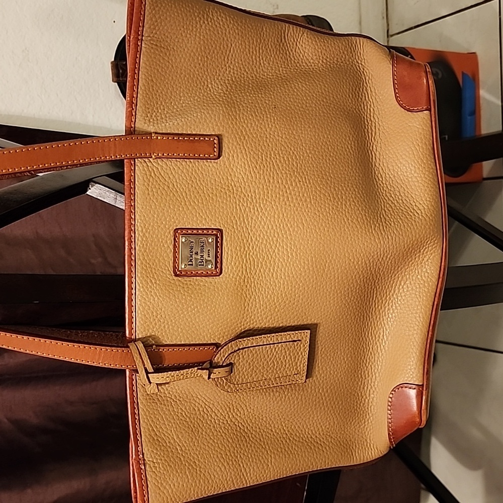 Dooney & Bourke Tote